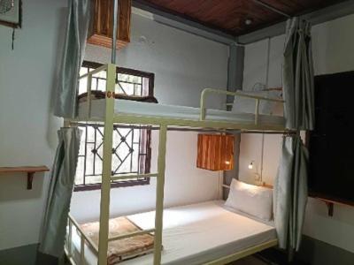City Backpackers & Travel หลวงพระบาง ภายนอก รูปภาพ
